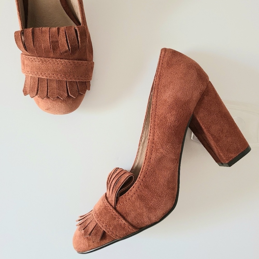 NWOT Steven by Steve Madden Jade Wing Tip Suede Pumps - Picture 5 of 9